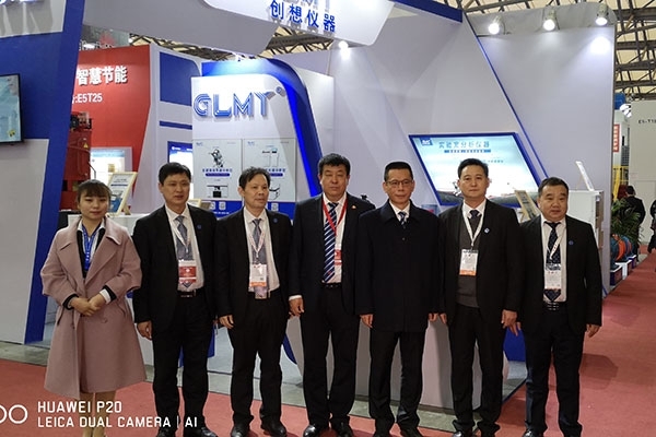 中國鑄造協(xié)會(huì)張志勇秘書長（右起三）、劉樹生主任（右起四）