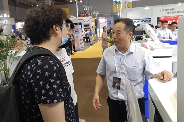 展臺前3 展臺前3